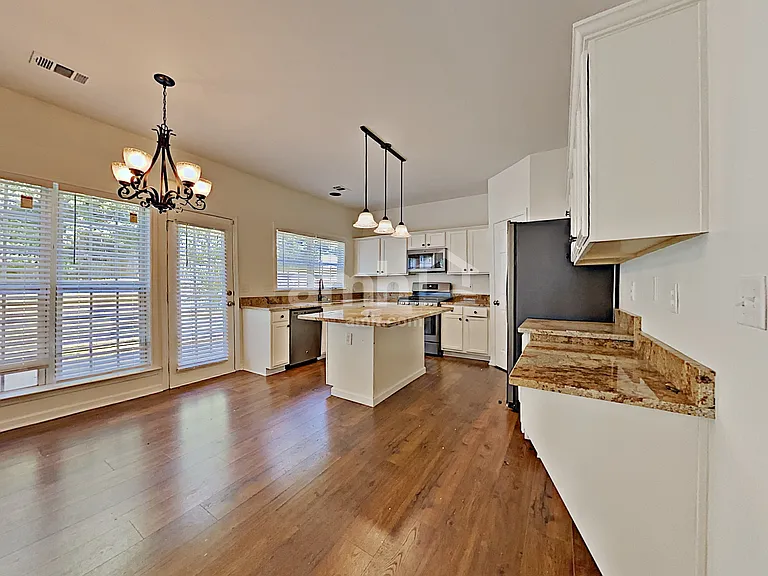3410 Spindletop Dr NW — Photo 3