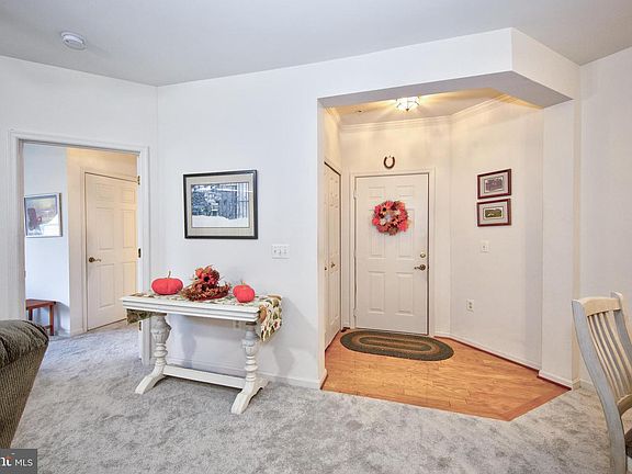 4th image of 1304 Scottsdale Dr Unit 196