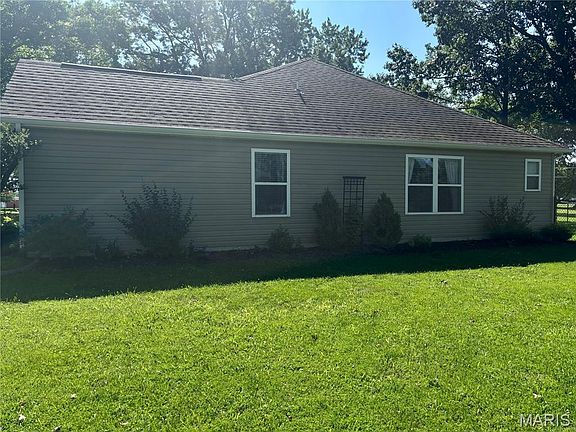 2nd image of 310 Miller St