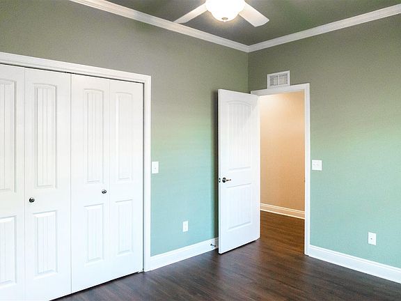 5th image of 1009 E Gonzalez St