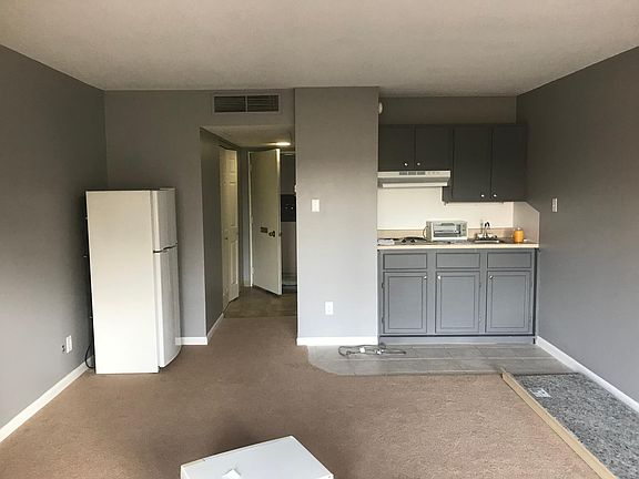 2nd image of 2432 Tennis Ct APT A7