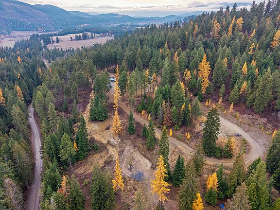 2nd image of 717B Finley Gulch Rd