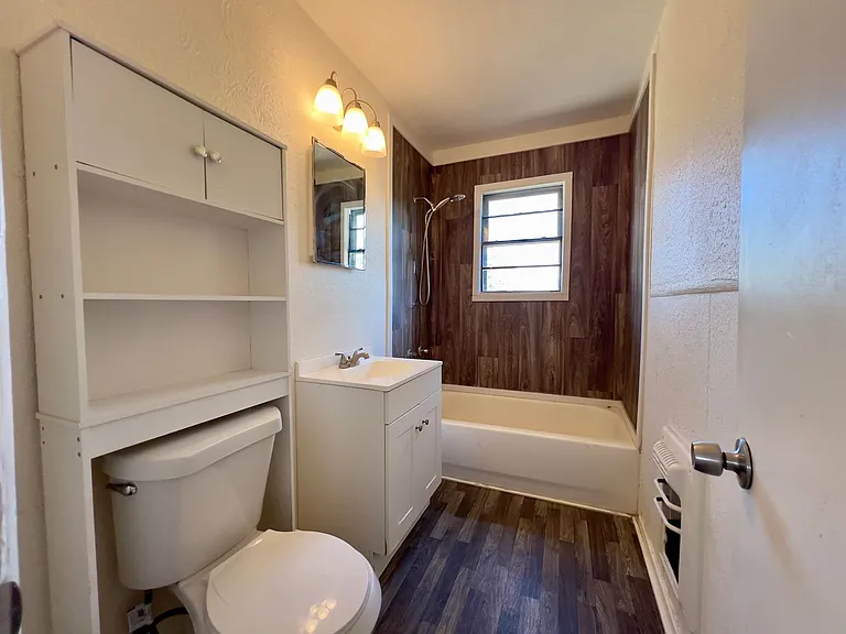 1717 Grant St — Photo 10