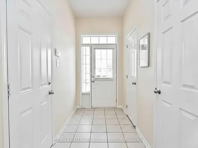 565 Pepperville Cres — Photo 3
