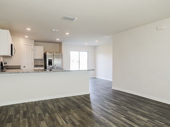 5th image of 565 River Hill Dr