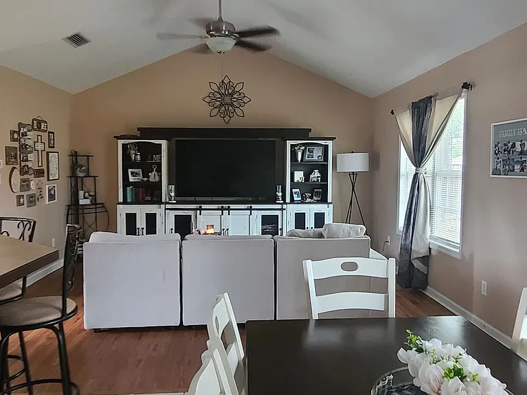 19 Herndon Xing — Photo 8