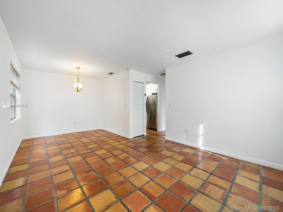 1st image of 2918 Bird Ave #9