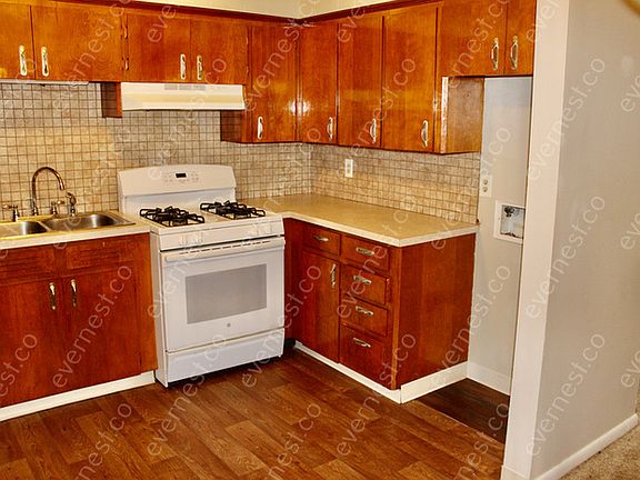 2nd image of 1113 W Scenic Dr