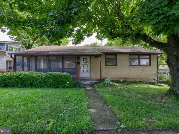 906 Chestnut St, Middletown, PA 17057