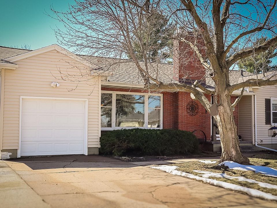 1st image of 263 Byrnbrae St