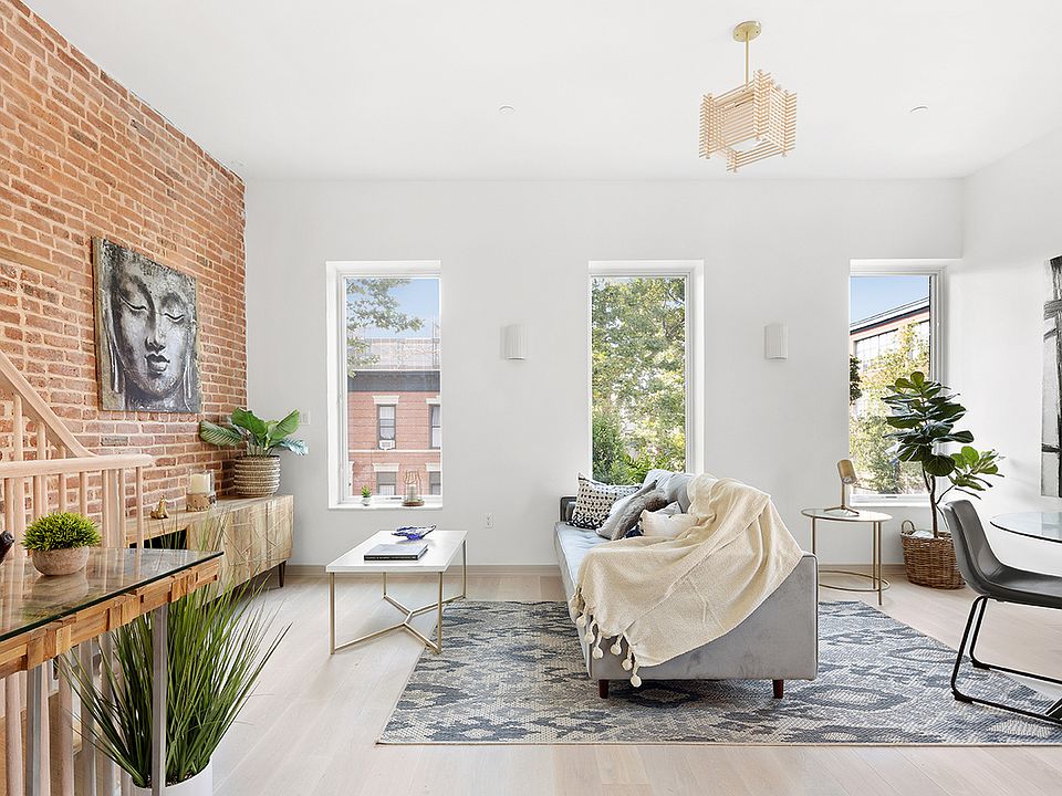 1st image of 105 Clifton Pl #Townhouse