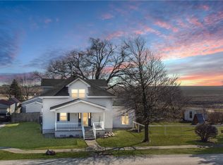 2 Indiana St, Hindsboro, IL 61930