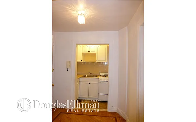 Rented by Douglas Elliman | media 28