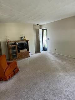 5th image of 800 Buckingham Dr