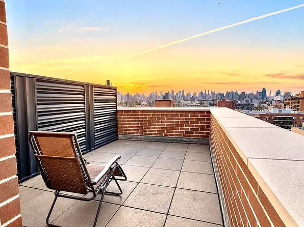 25-32 30th Dr #Penthouse 9, Astoria, NY 11102
