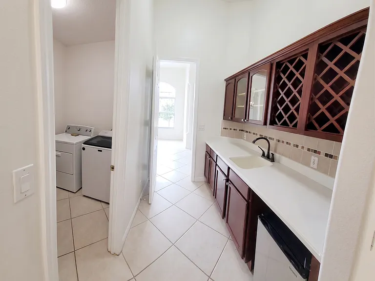 3330 Earle Ct — Photo 8