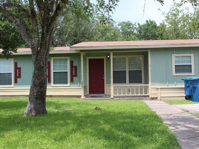1802 Emily Dr, Beeville, TX, 78102