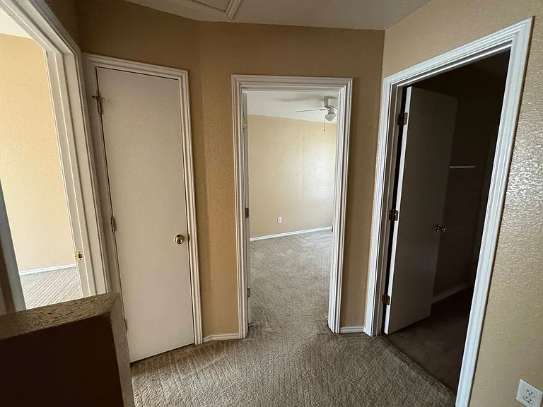 4402 Jeff Scott — Photo 10