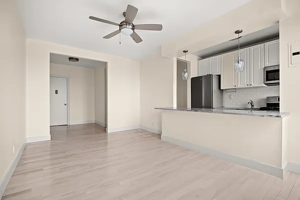 Rented by Compass | media 23
