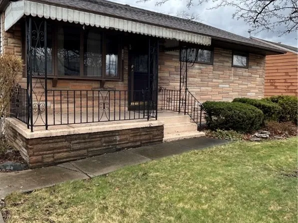 126 Claude Dr, Cheektowaga, NY 14206