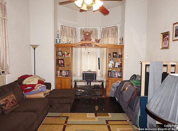 5th image of 1122 Wyoming St