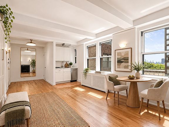 3rd image of 10 Mitchell Pl APT 9E