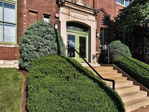 2nd image of 4242 Laclede Ave APT 105