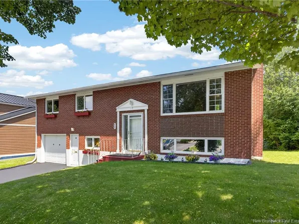 495 Mansfield St, Fredericton, NB E3B 3A1