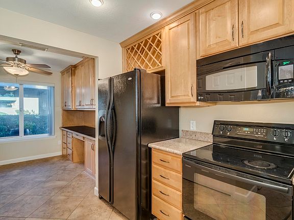 4th image of 4015 N 78th St Unit 121