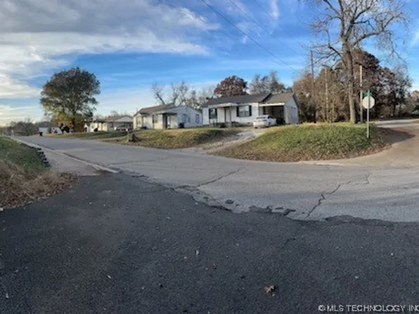 308 W 1st St, Tahlequah, OK 74464