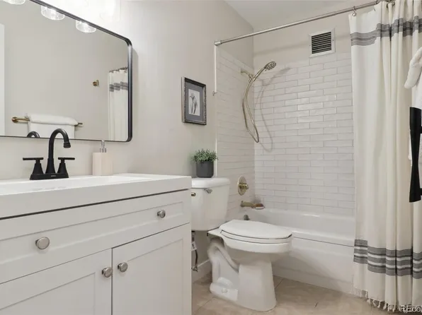 705 S Clinton Street #4A, Denver, CO 80247