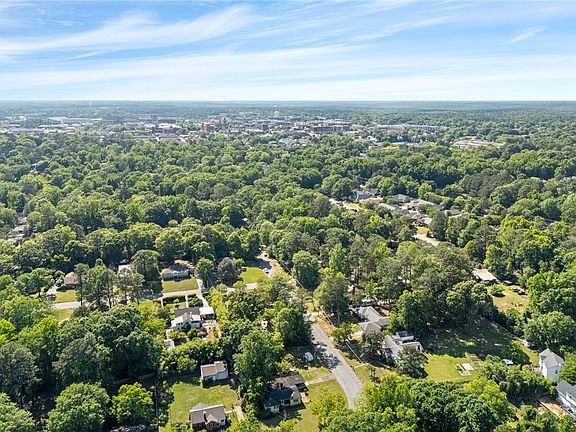 4th image of 359 Bowden Dr