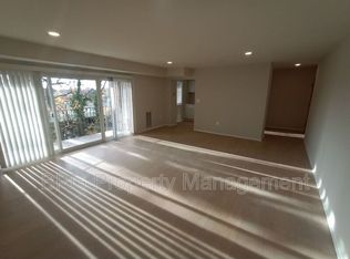 8812 Wesley Ave APT 302, Manassas, VA 20110