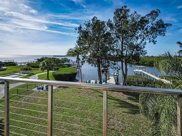 1626 SEA BREEZE DRIVE, TARPON SPRINGS, FL 34689