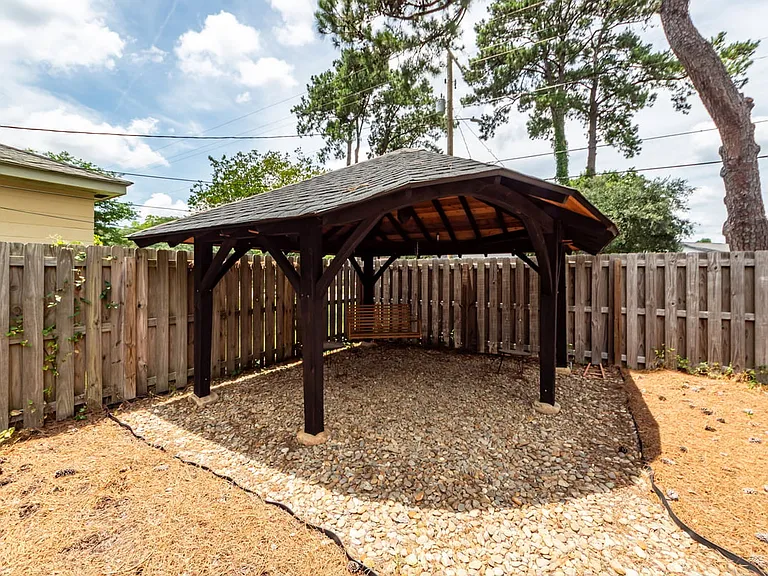 343 Cessna Ave — Photo 11