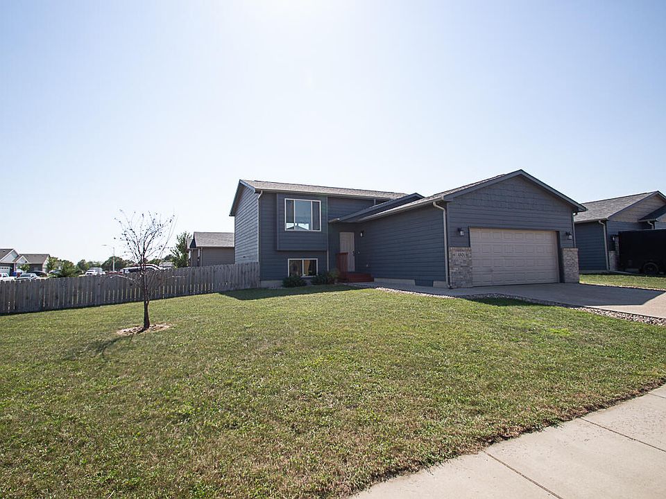 1st image of 4301 W Pennsylvania Cir