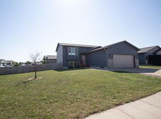 4301 W Pennsylvania Cir, Sioux Falls, SD 57107