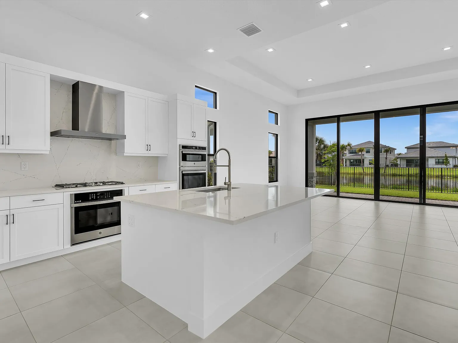 4 bed, 2491 sqft, $6,250 — Photo 4