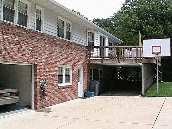 2nd image of 6215 Glenview Ct