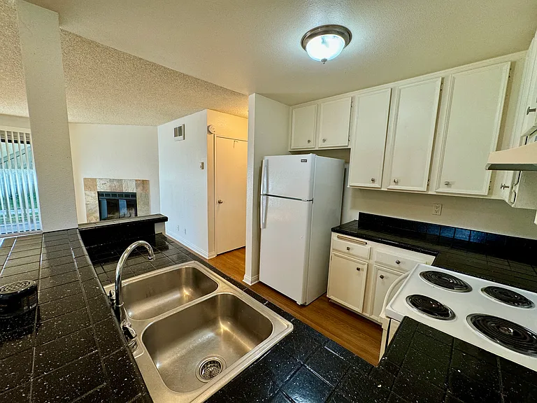 Martin Woods Apartment Homes — Photo 23