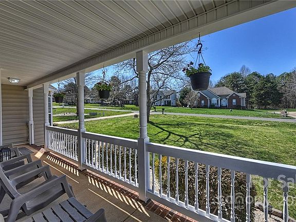 4th image of 9303 Morgan Glenn Dr