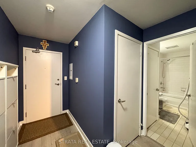 4K Spadina Ave #206 — Photo 12