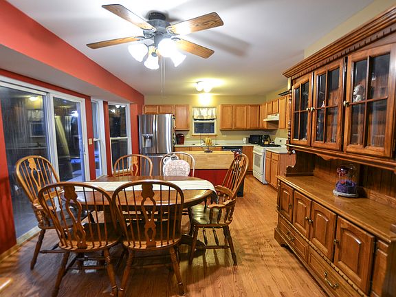 3rd image of 2222 Candlewood Dr