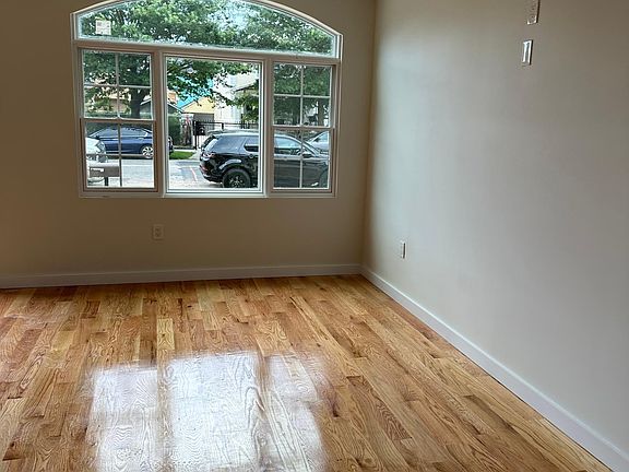 2nd image of 133 Avenue 115 St #1