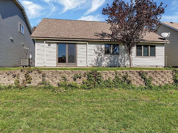 4th image of 844 Aspen Cir