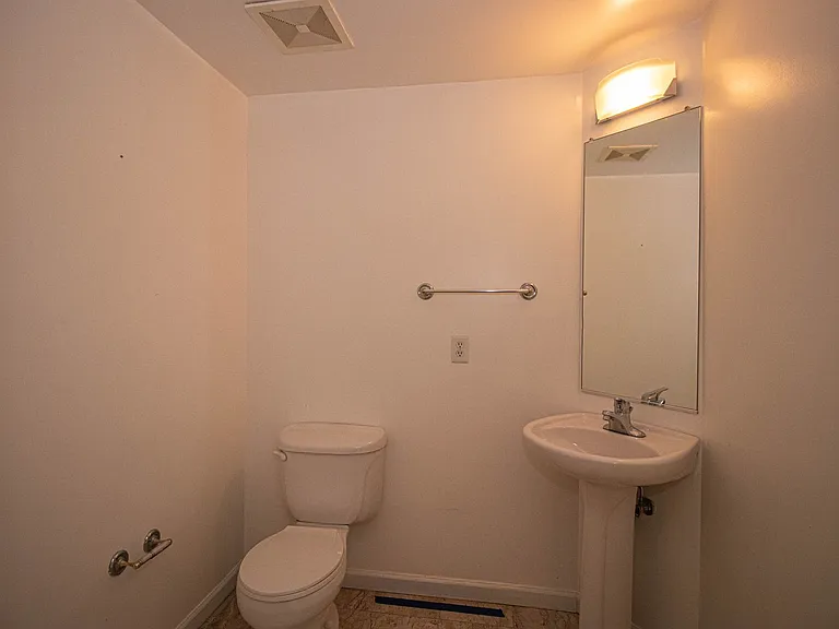 140 S Van Ness Ave #743 — Photo 21