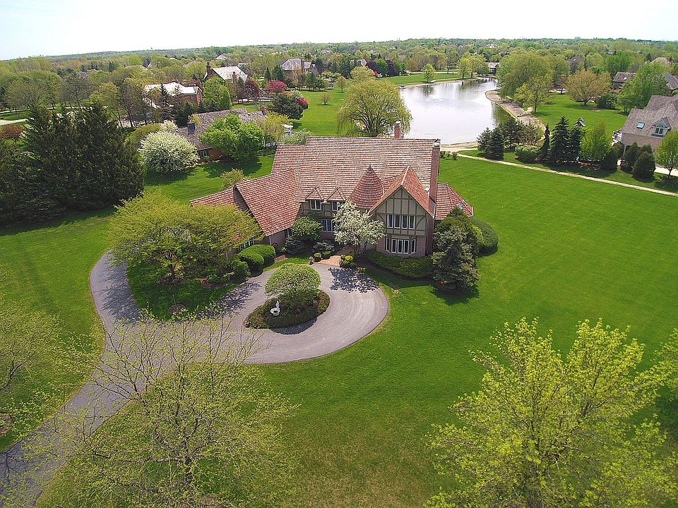 1st image of 9 Westlake Dr