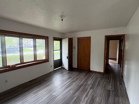 3rd image of 4438 Brittany Rd