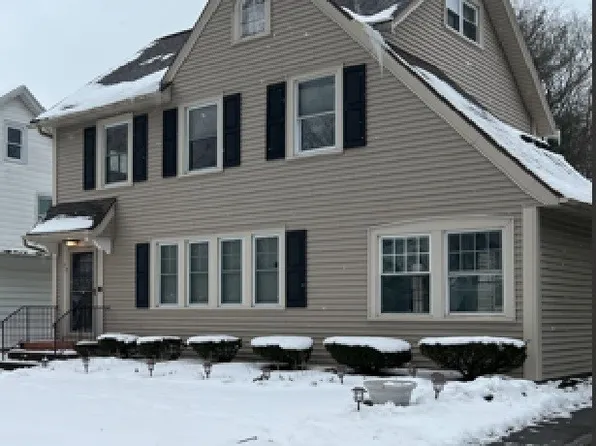 72 Falleson Rd, Rochester, NY 14612