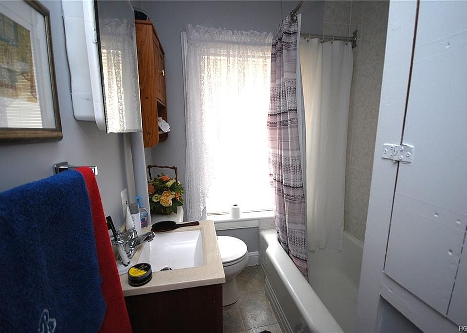 2nd image of 158 6th St